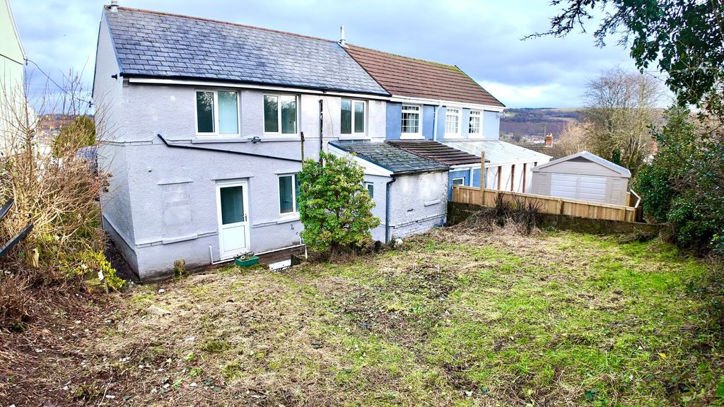 Additional image 18 of 3 bed semi-detached house to rentAlbertina Road, Newbridge NP11