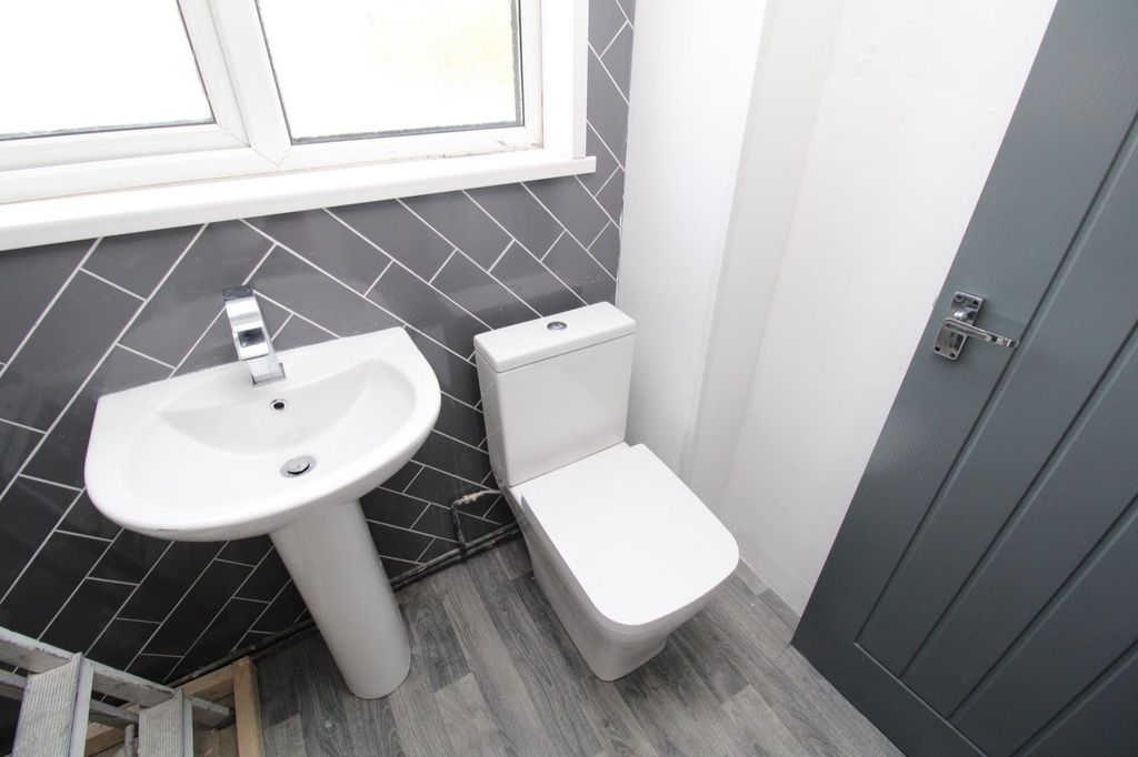 Room to rentBroadway, Treforest, Pontypridd CF37 photo 3