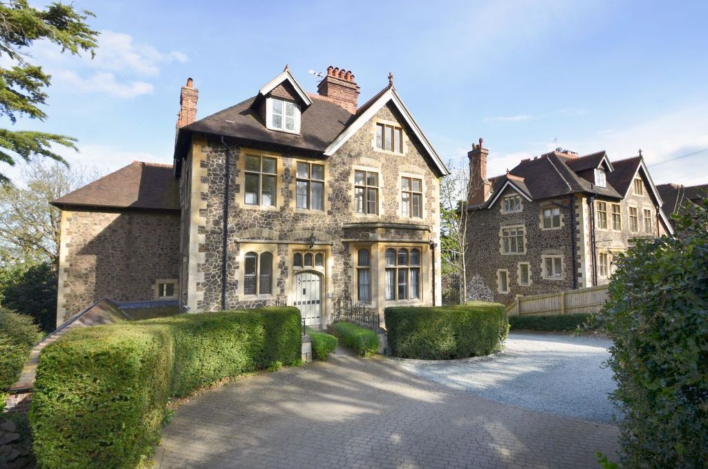 2 bed flat to rentCollege Grove, Malvern WR14