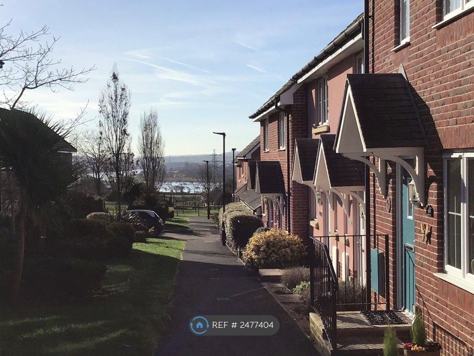 3 bed terraced house to rentCaptains Parade, East Cowes PO32