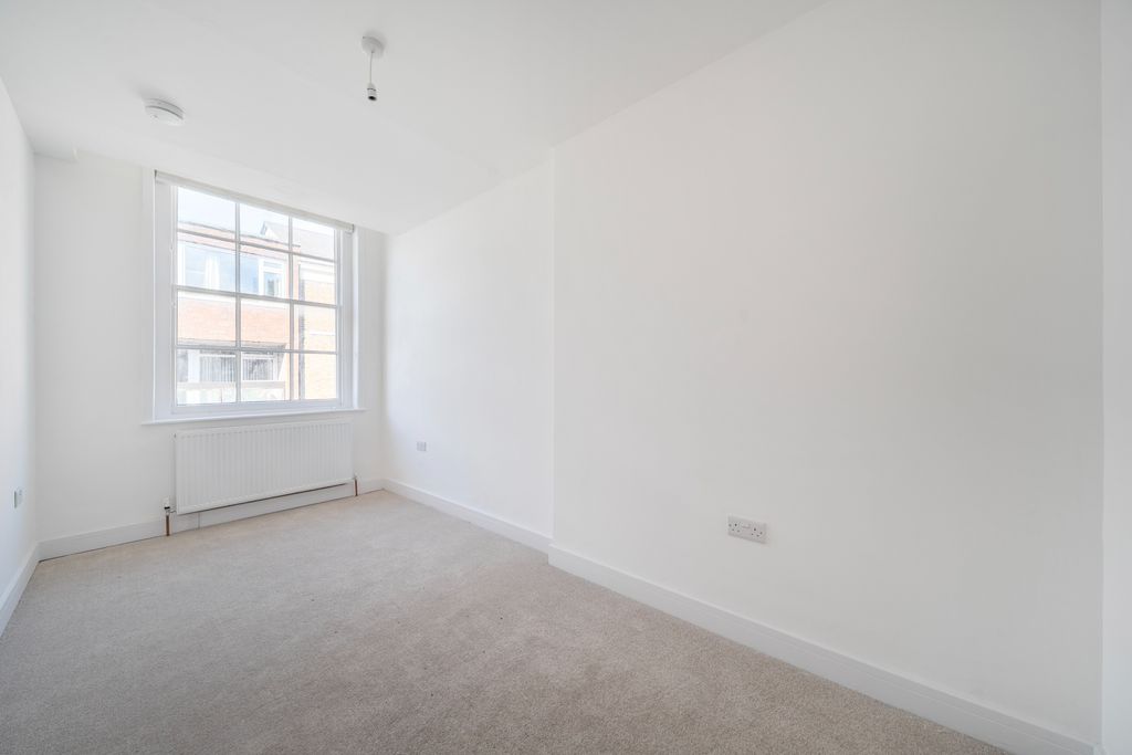 Additional image 5 of 1 bed flat to rentHigh Street, Maidenhead SL6