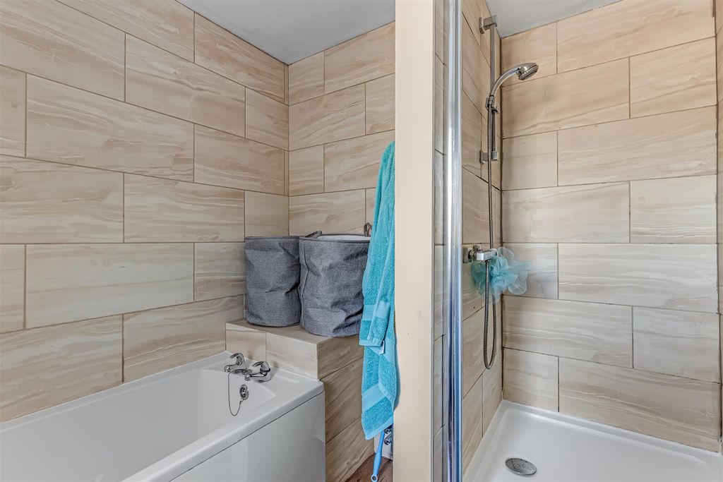 Additional image 11 of 2 bed flat for saleTarn Court, Ilkley LS29