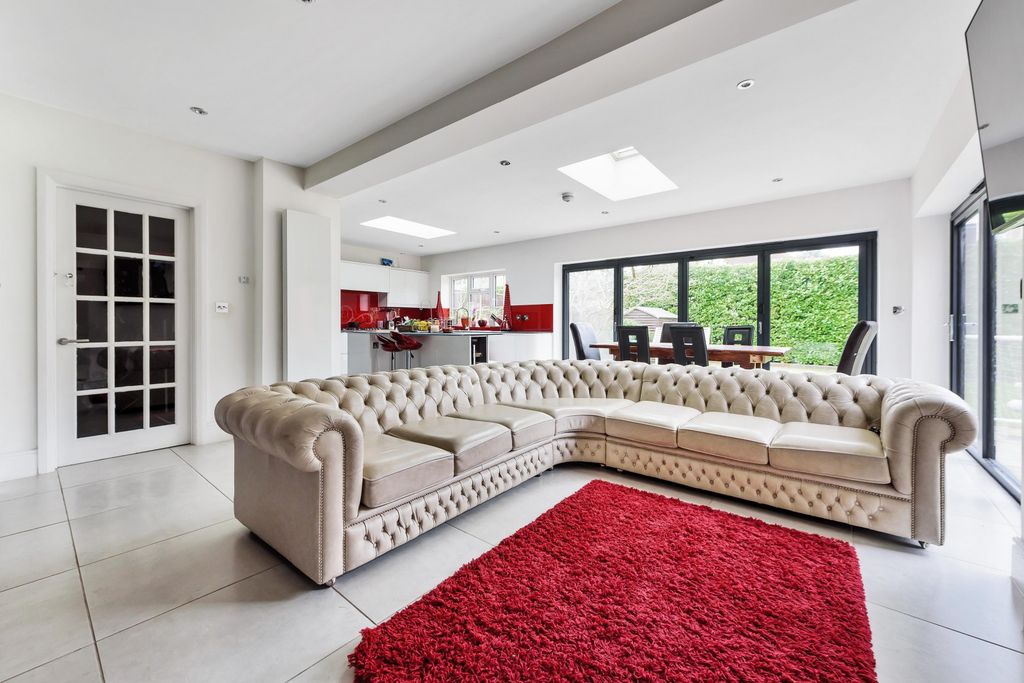 Additional image 3 of 5 bed detached house to rentDrynham Park, Weybridge KT13