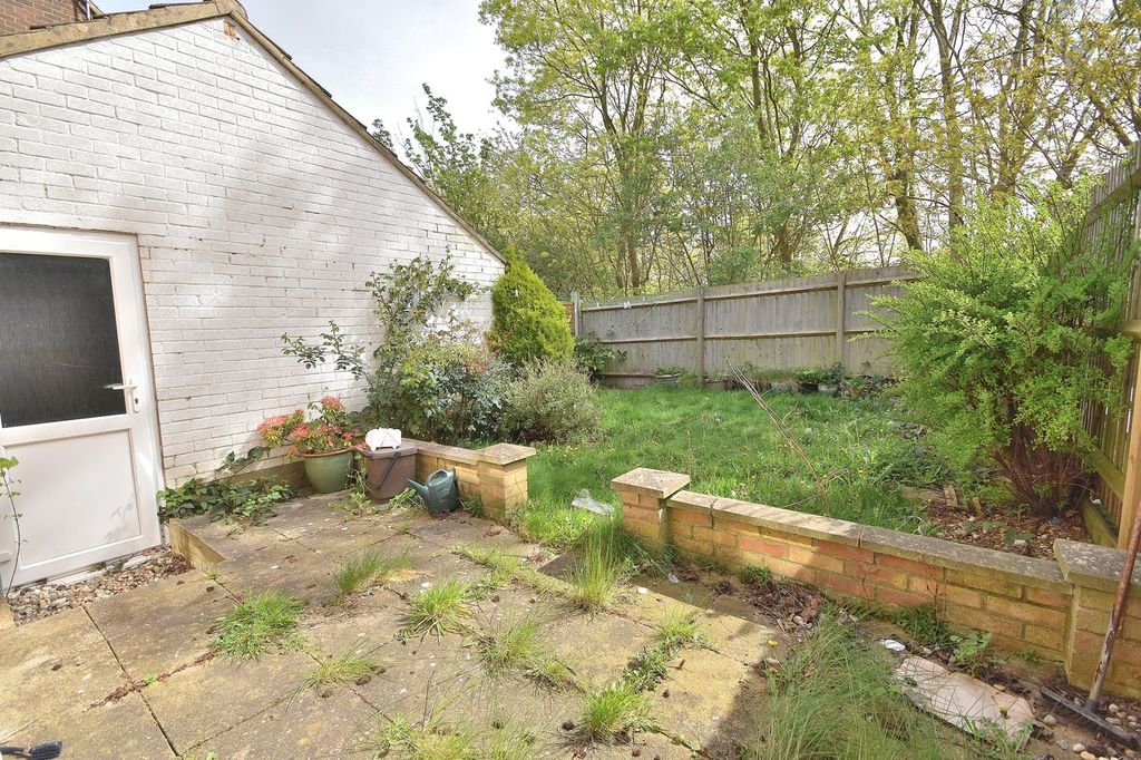 Additional image 10 of 3 bed semi-detached house to rentRaisins Field Close, Northampton NN3