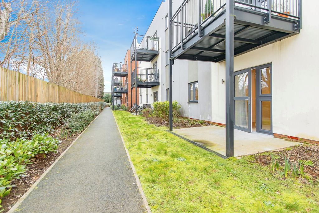 Additional image 3 of 2 bed flat for saleKingfisher Court, South Street, Taunton TA1