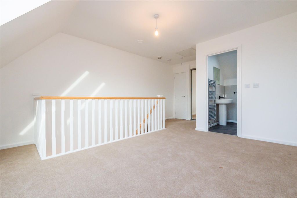 Additional image 7 of 3 bed semi-detached house to rentHerringbone Road, Worsley M28