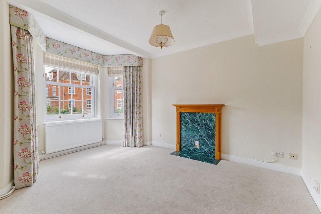 Additional image 4 of 1 bed flat for saleThe Close, Salisbury SP1
