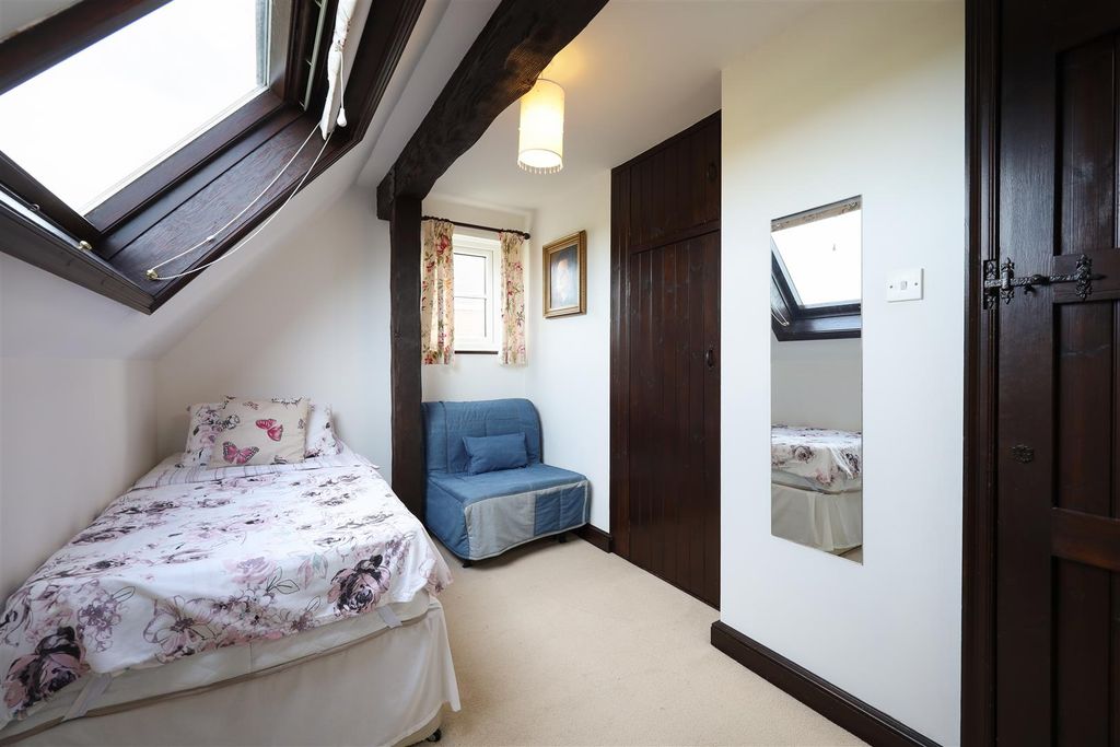 Additional image 11 of 4 bed detached house for saleWellow, Isle Of Wight PO41