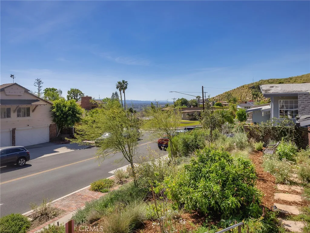 Additional image 114 of 1012 N Sunset Canyon Drive, Burbank, CA 91504