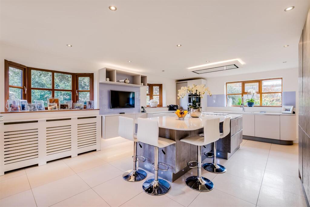 Additional image 5 of Chestnut Walk, Welwyn, AL6