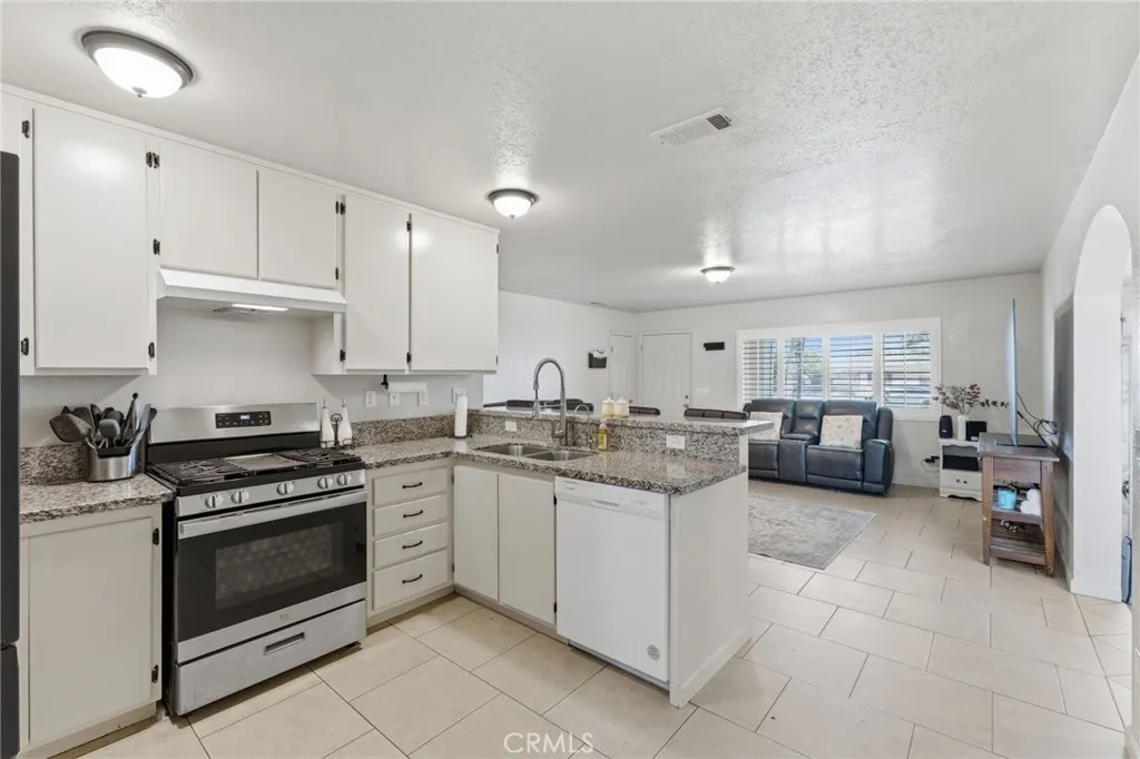 Additional image 6 of 12419 Pawnee Rd, Apple Valley, CA 92308