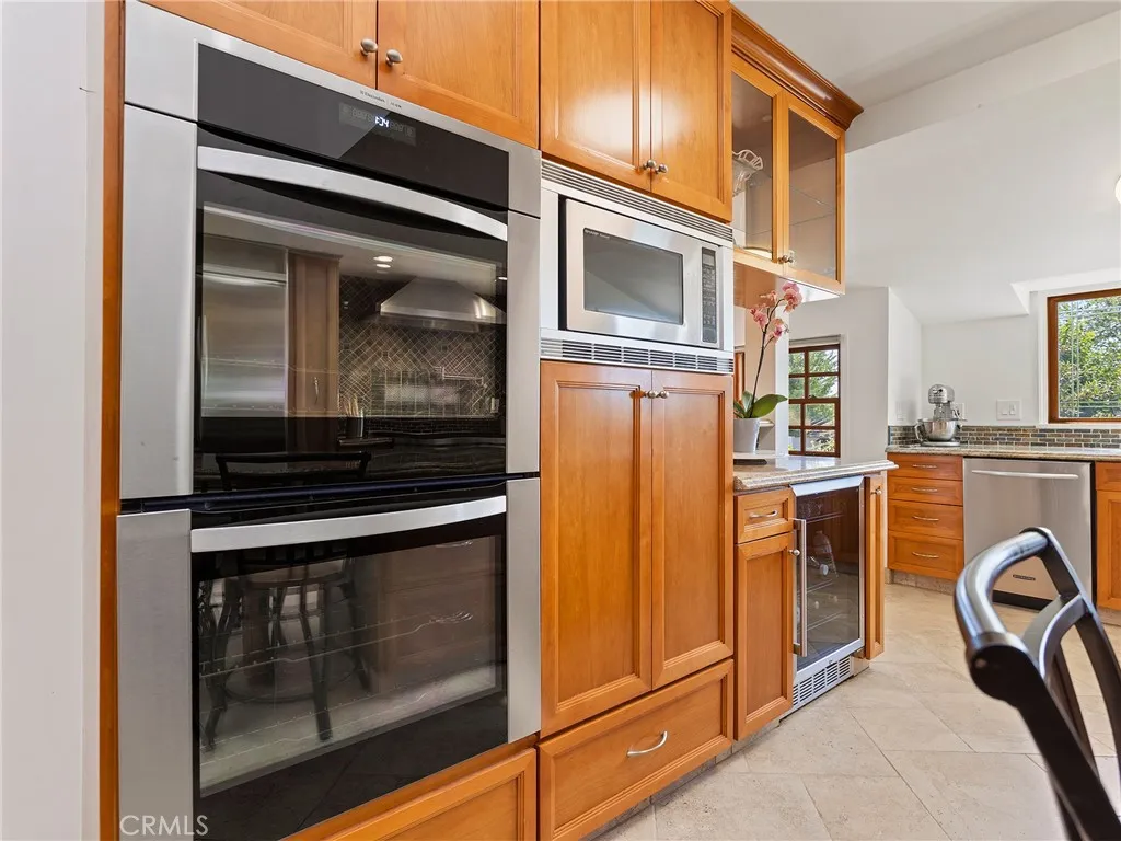 Additional image 9 of 1012 N Sunset Canyon Drive, Burbank, CA 91504