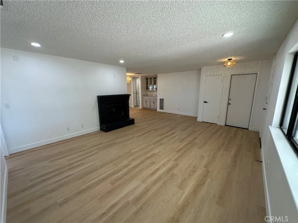 11861 10th Ave, Hesperia, CA 92345 photo 3