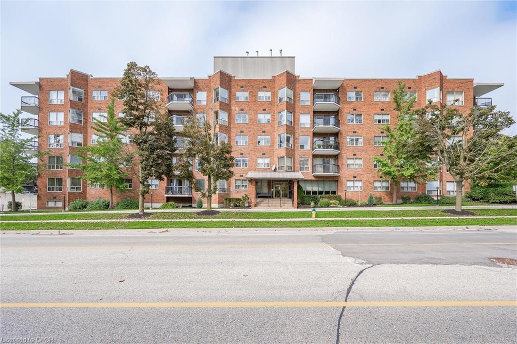 504-300 Keats Way, Waterloo, ON, N2L 6E6