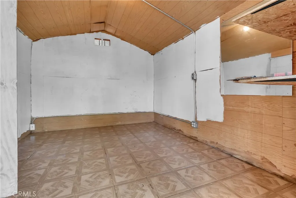 10740 Amery Ave, South Gate, CA 90280