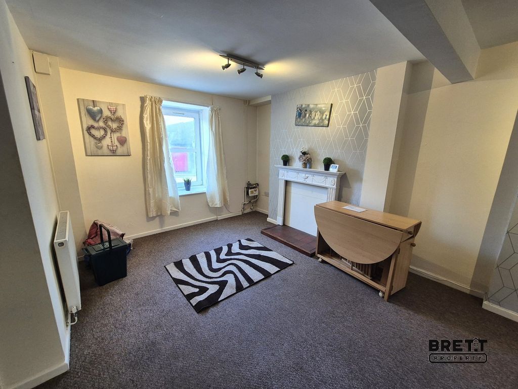 Additional image 2 of 2 bed terraced house to rentRobert Street, Milford Haven, Pembrokeshire. SA73