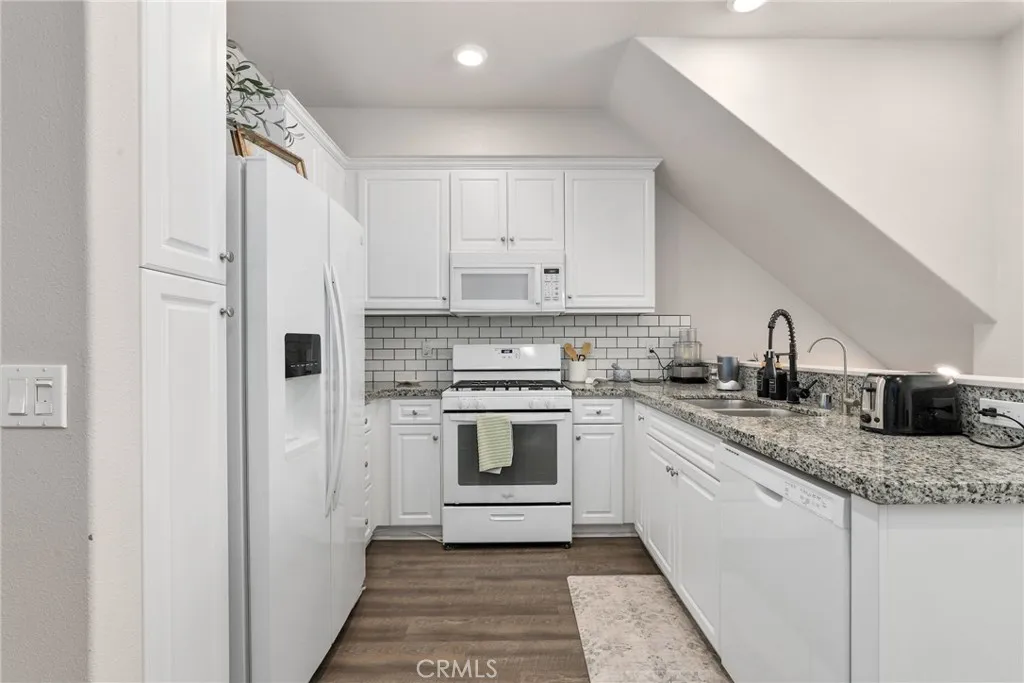 Additional image 40 of 14104 W Birch Lane, Van Nuys, CA 91405