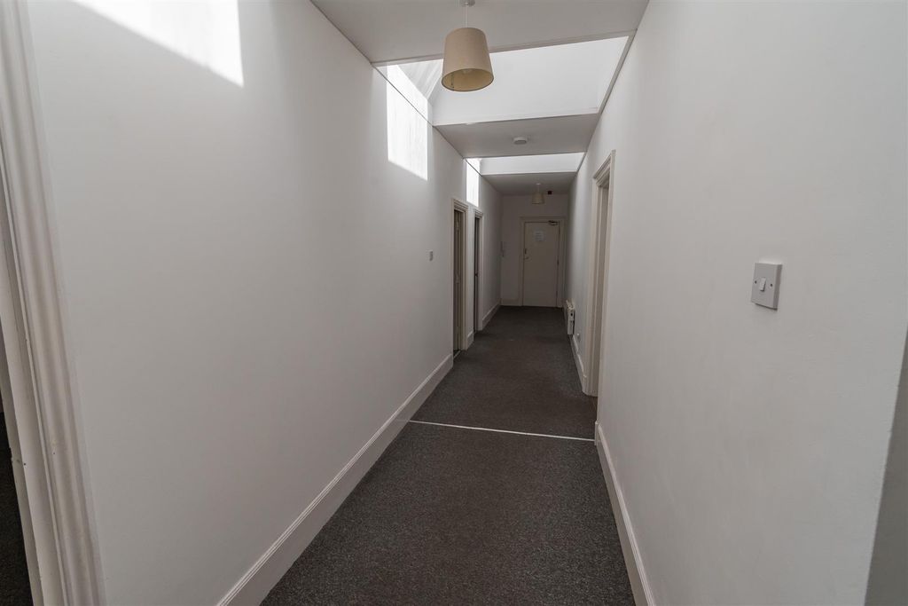Additional image 12 of 2 bed flat to rentDock View Road, Barry CF63