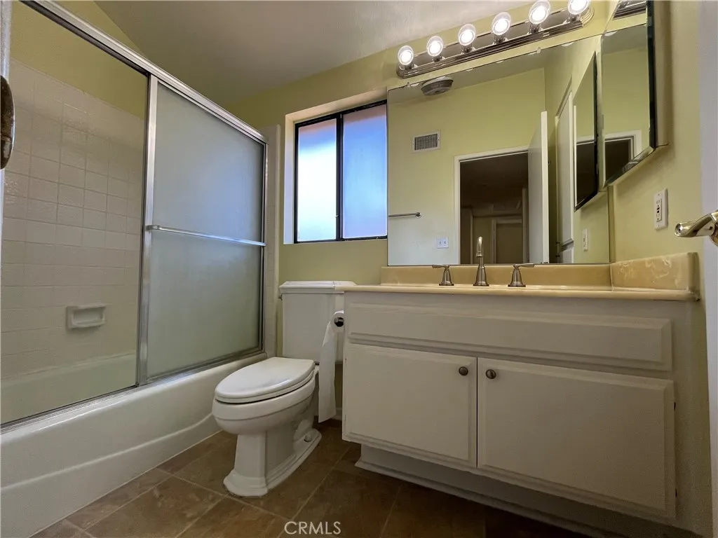 Additional image 20 of 21801 Burbank Blvd Unit 83, Woodland Hills, CA 91367