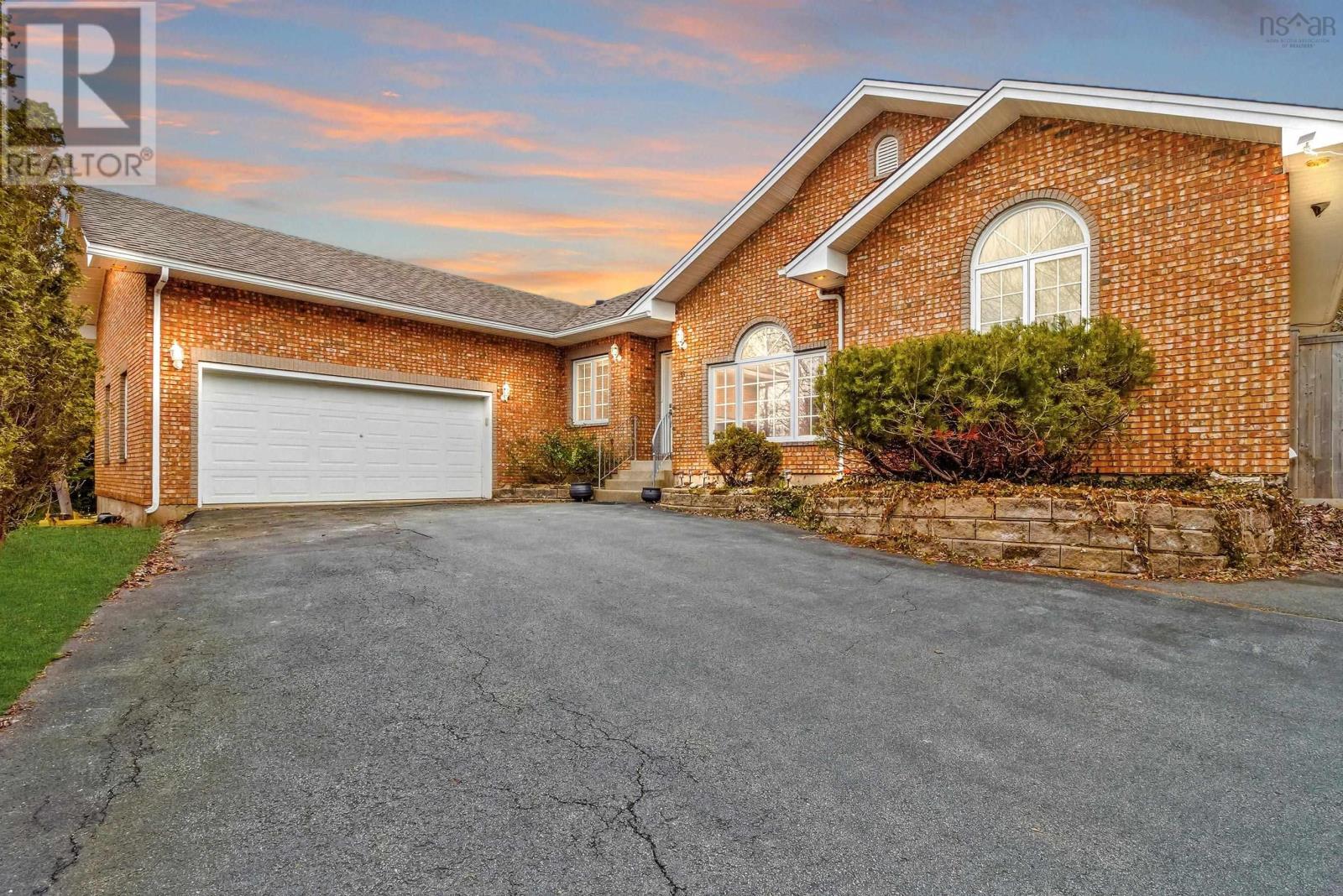 68 Glen Arbour Way