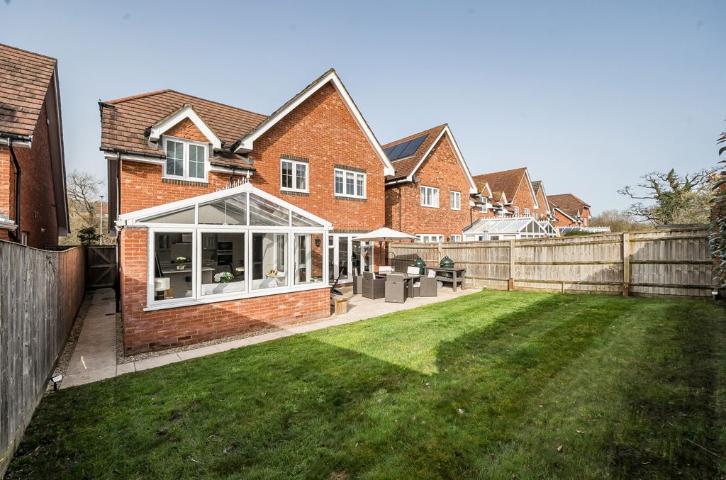 Additional image 8 of 4 bed detached house for saleElen Place, Bracknell, Berkshire RG42
