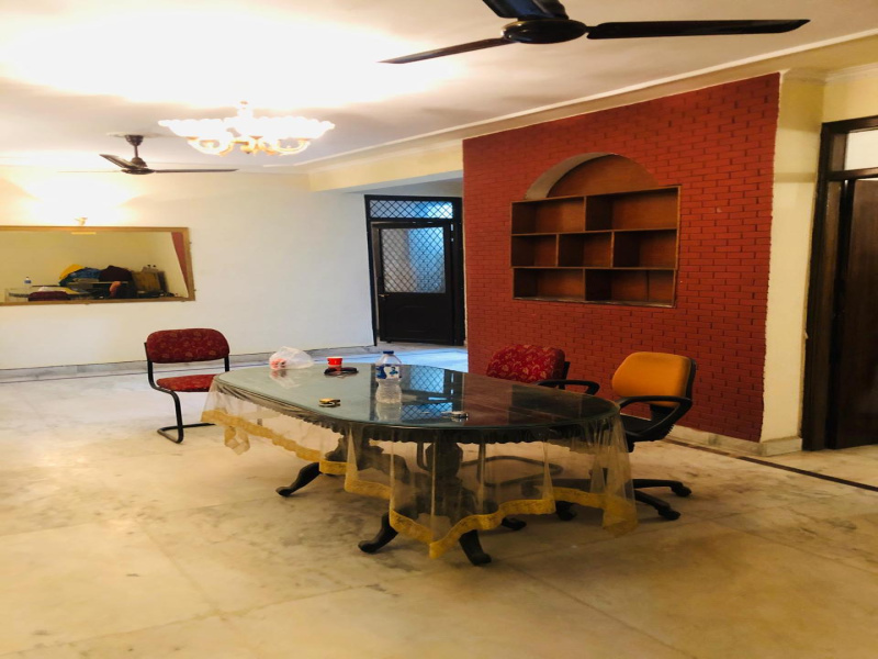 Sainik Farms, Delhi