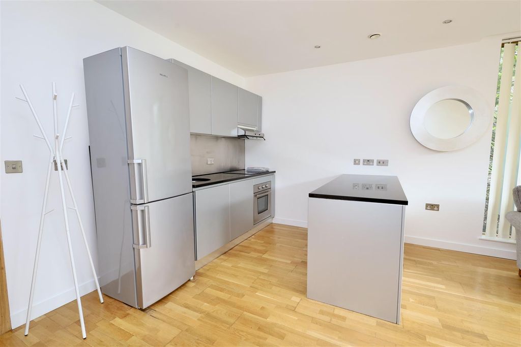 2 bed flat to rentQuayside Loft, Quayside, Newcastle Upon Tyne NE1 photo 4