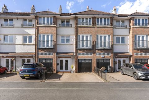 71 Hillpark Grove, Blackhall, Edinburgh EH4