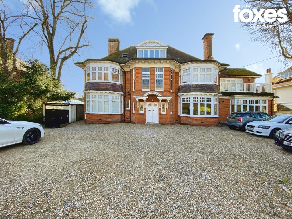 3 bed flat to rentWoodfalls, 9 St. Winifreds Road, Bournemouth, Dorset BH2