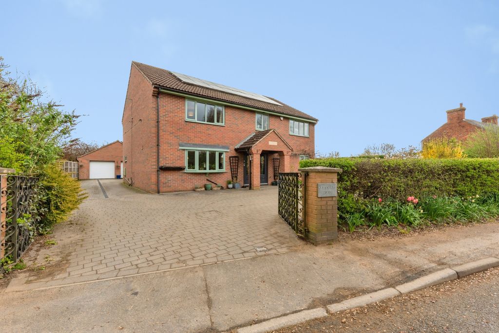 5 bed detached house for saleMain Street, Hougham, Grantham NG32