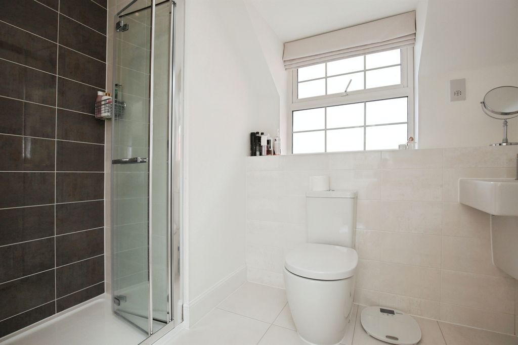 Additional image 8 of 4 bed semi-detached house for salePortcullis Drive, Wallingford OX10