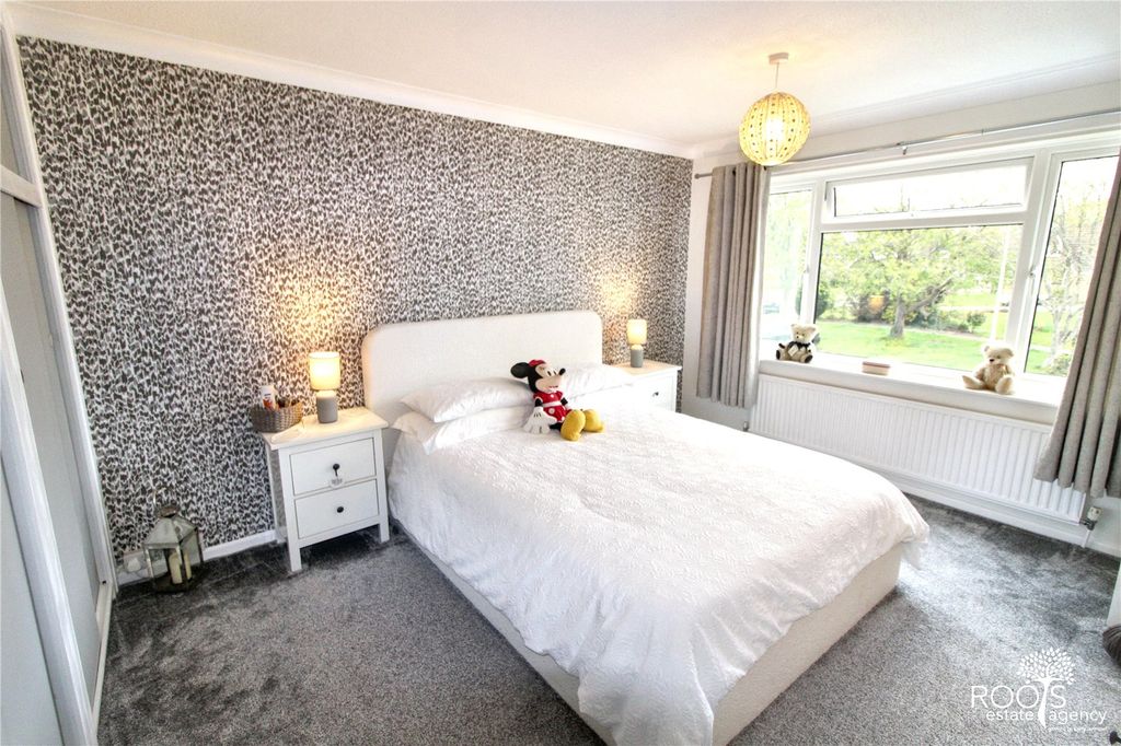 Additional image 5 of 3 bed flat for saleGorselands, Newbury, Berkshire RG14