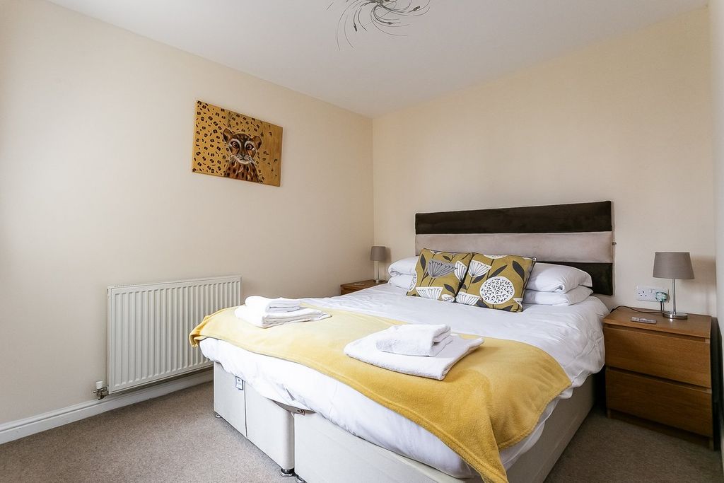 Additional image 10 of 2 bed flat for saleAllanfield Place, Edinburgh EH7