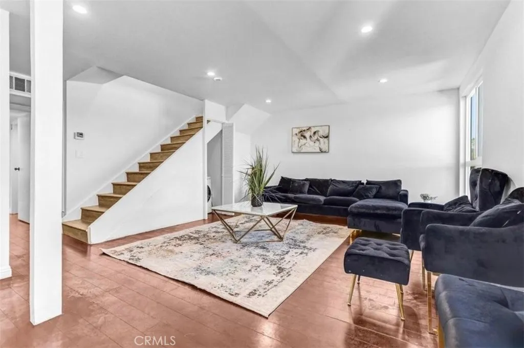 Additional image 18 of 6155 Reseda Blvd Unit 4, Tarzana, CA 91335