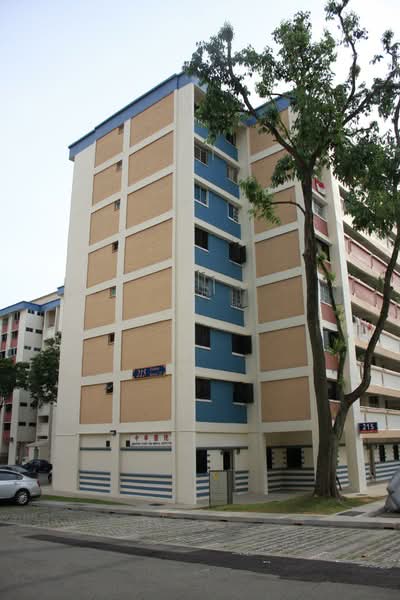 215 Yishun Street 21 photo 5