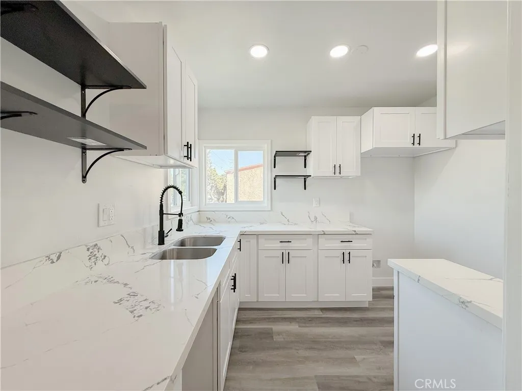 Additional image 10 of 220 W 98th Street, Los Angeles, CA 90003