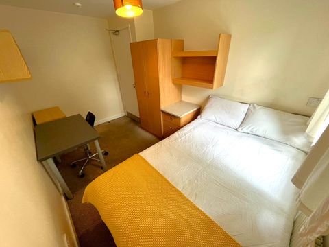 Denison Court, Nottingham NG7, Room to rent