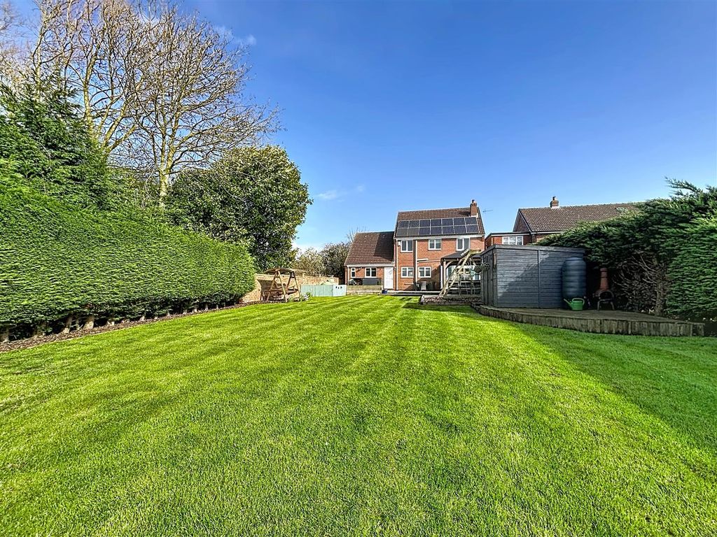 Additional image 2 of 5 bed detached house for saleMain Road, Humbleton, Hull HU11