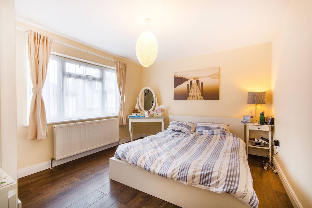 Additional image 4 of 4 bed terraced house to rentSalem Place, Central Croydon, Croydon CR0