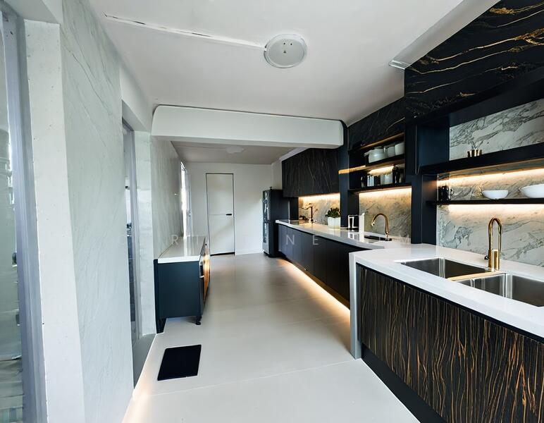62 Marine Drive photo 4