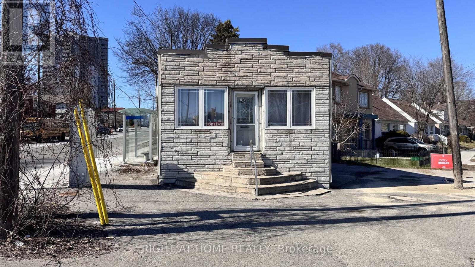 104 Danforth Road North, Toronto, ON, M1L3W7