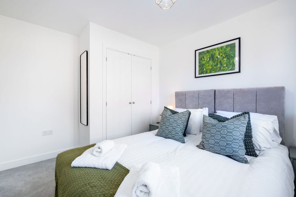 Additional image 17 of 5 bed semi-detached house to rentKempster Way, Weston Turville, Aylesbury HP22