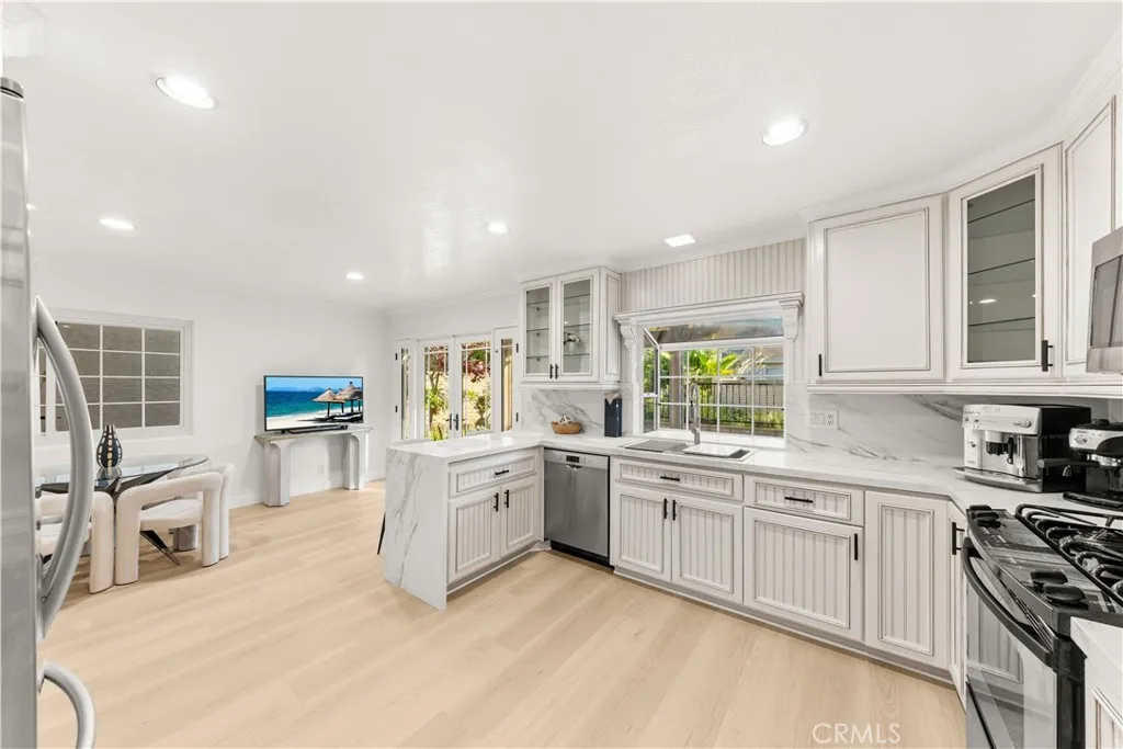 Additional image 83 of 54 Willow Tree Ln, Irvine, CA 92612