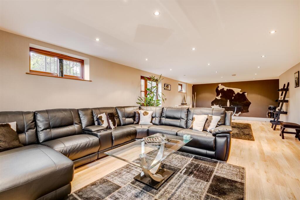 Additional image 6 of Chestnut Walk, Welwyn, AL6