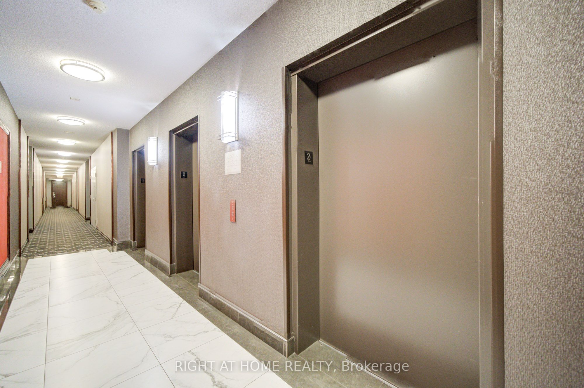 Additional image 5 of 211-335 Rathburn Road W, Mississauga, ON, L5B 0C8