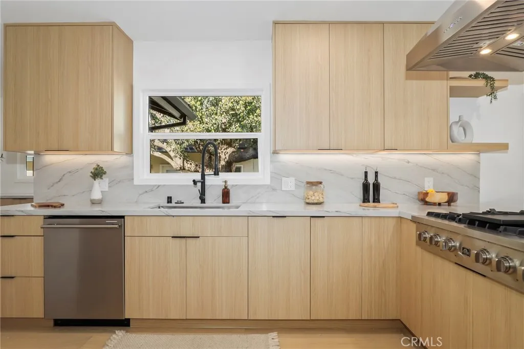 Additional image 61 of 23856 Aetna St, Woodland Hills, CA 91367