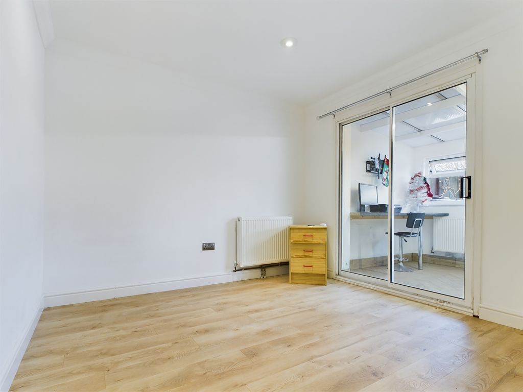 Additional image 3 of 3 bed terraced house to rentHaydn Road, Brighton Hill, Basingstoke RG22