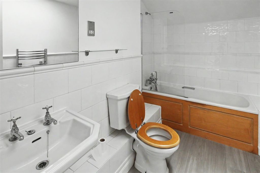 Additional image 14 of 3 bed flat to rentTown Street, Bramcote, Nottingham NG9