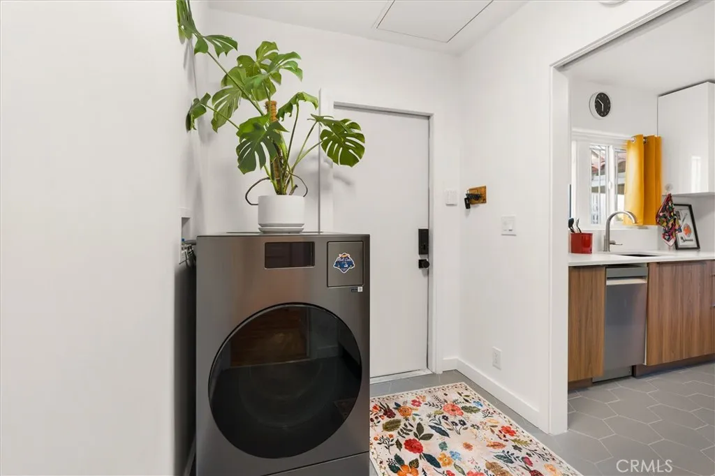 Additional image 16 of 527 W 106th Street, Los Angeles, CA 90044