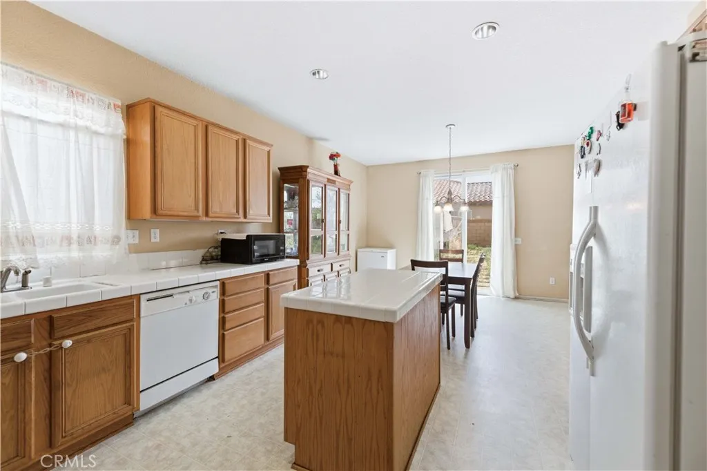 Additional image 13 of 2822 Emerald Ln, Lancaster, CA 93535